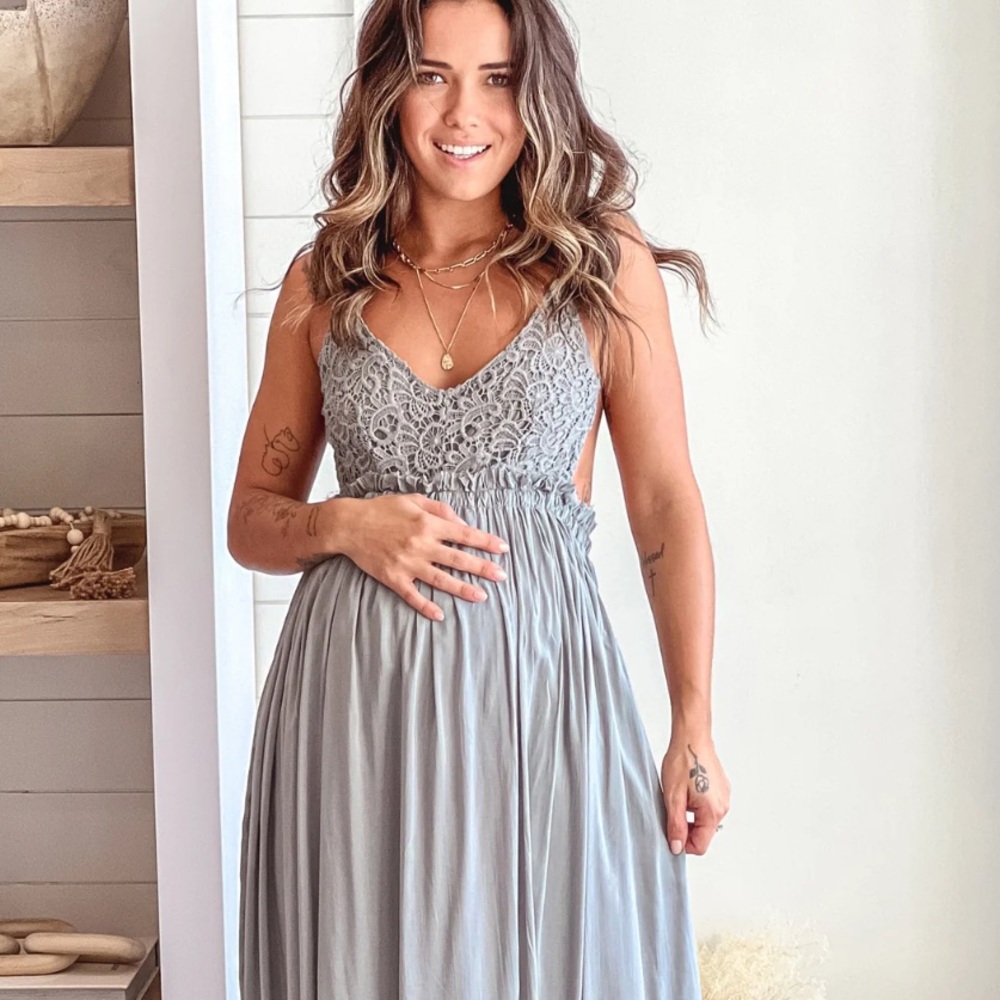 BRAZOS MARKET | open back maternity dress